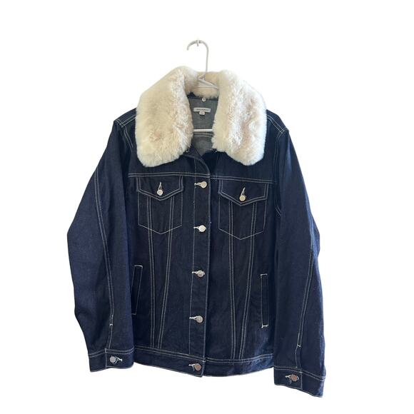 WEWOREWHAT Sz M Boyfriend Denim Faux Fir Jacket Trucker Barn Coat Dark Wash - Picture 2 of 7